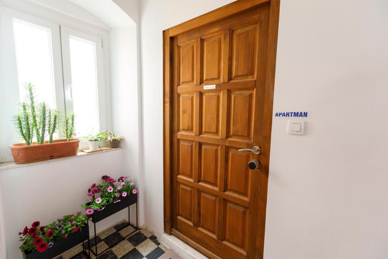 Apartment Grace, Feel At Home - Away From Home Split Eksteriør bilde